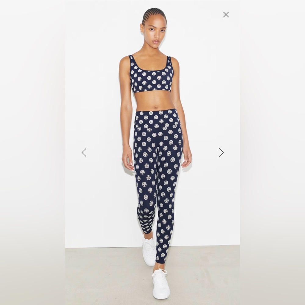 🆕🔹Tory Burch Navy and White T Monogram Patterned Leggings🔹 - Picture 4 of 8